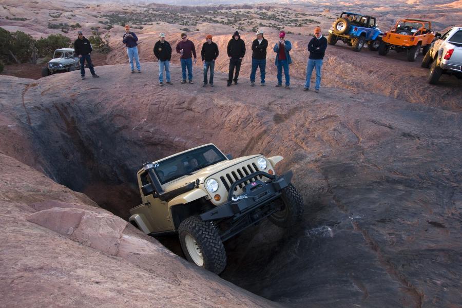  Jeep Wrangler JT Concept 2007 года  (фото 22 из 54)